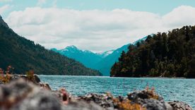 Bariloche es uno de los lugares que siempre son tendencia cuando hay un fin de semana largo en Argentina.