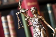 De acuerdo con el estudio realizado por la Universidad Di Tella, apenas el 8% confía en la honestidad de la Justicia y 9% en su eficiencia Foto: Shutterstock