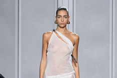 Las pasarelas de la Fashion Week lucieron un nuevo estilo, más sencillo y natural. Foto: Instagram @fashionweek