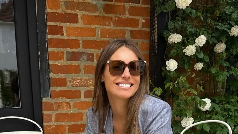 Pampita anticipa las tendencias de verano con su look en Londres.