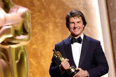 Tom Cruise recibe un Oscar honorífico.