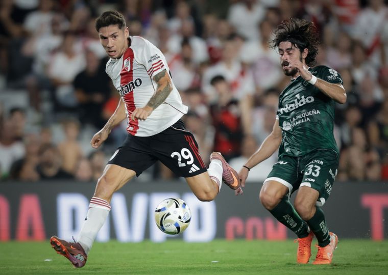 River enfrenta a Sarmiento en el Monumental.