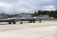 ee. uu. considera que no es sostenible la propuesta polaca de transferirle aviones de combate a su base en alemania