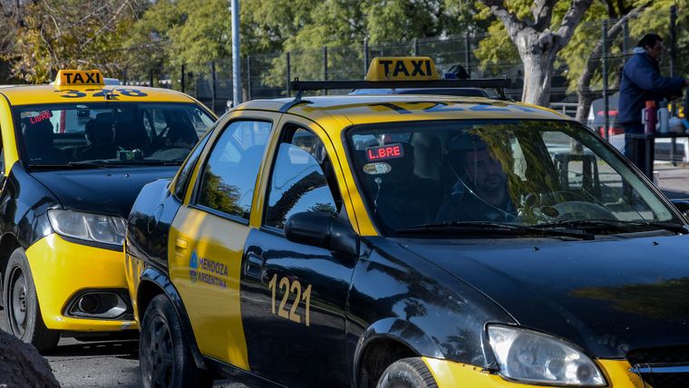 pozo en la terminal-taxis 2.jpg
