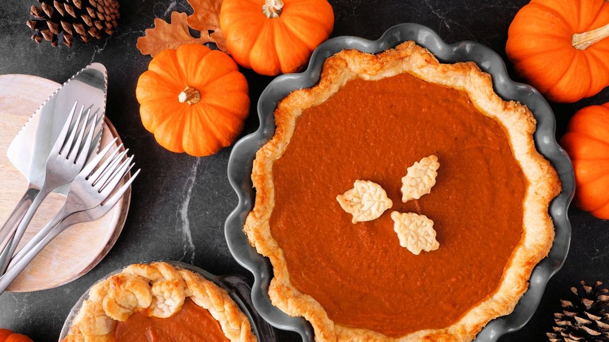 Disfruta la receta de pastel de calabaza más suave y cremosa.