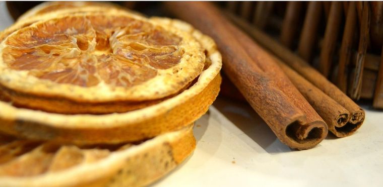 Los ambientes se pueden transformar por completo con el aromatizante adecuado. Foto: Ecología útil