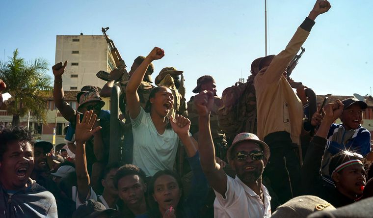 Las protestas llevaron al golpe de Estado en Madagascar. Foto Efe Las protestas llevaron al golpe de Estado en Madagascar. Foto Efe