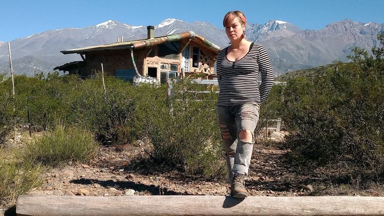 Ludmila Donoso, habitante permanente y sensible de Potrerillos. Foto: Ulises Naranjo