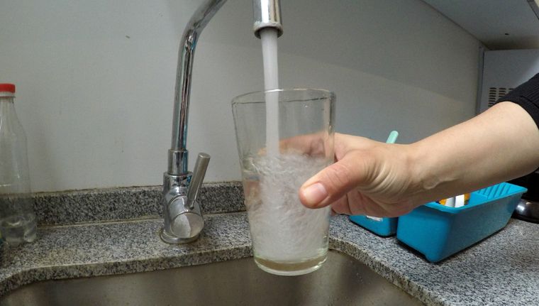 La tarifa del agua sufrirá un importante aumento en la provincia de Buenos Aires. Foto: ALF PONCE MERCADO / MDZ