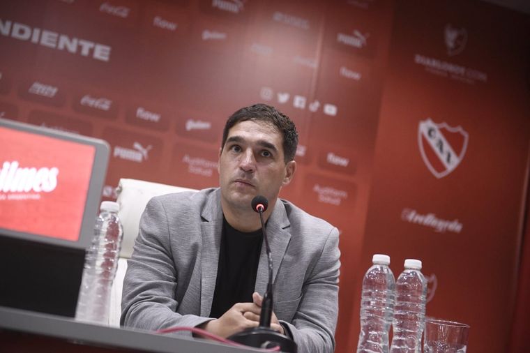 Leandro Stillitano, en su presentación como DT de Independiente. Foto: @Independiente.