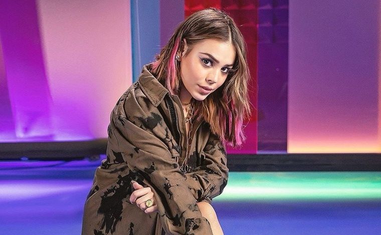 Danna Paola te enseña en tres pasos cómo lucir más alta en todos tus looks. Foto: Soy Futbol