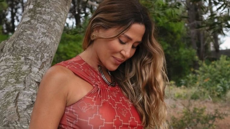 Jimena exhibió su vientre, que pronto dará la bienvenida al hermano menor de Morrison. Foto: Instagram @jmena