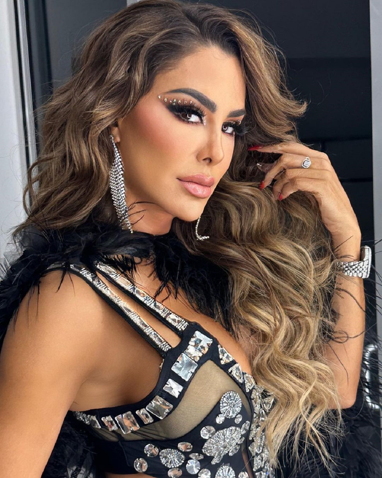Ninel Conde presume su figura perfecta, con un look que causa suspiros Ninel Conde Foto: Instagram/Ninel Conde