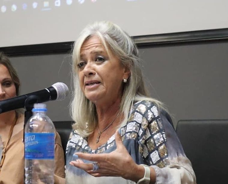 Fernández Sagasti podría ser la reemplazante de la senadora María Inés Pilatti en el Consejo de la Magistratura. Fernández Sagasti podría ser la reemplazante de la senadora María Inés Pilatti en el Consejo de la Magistratura.