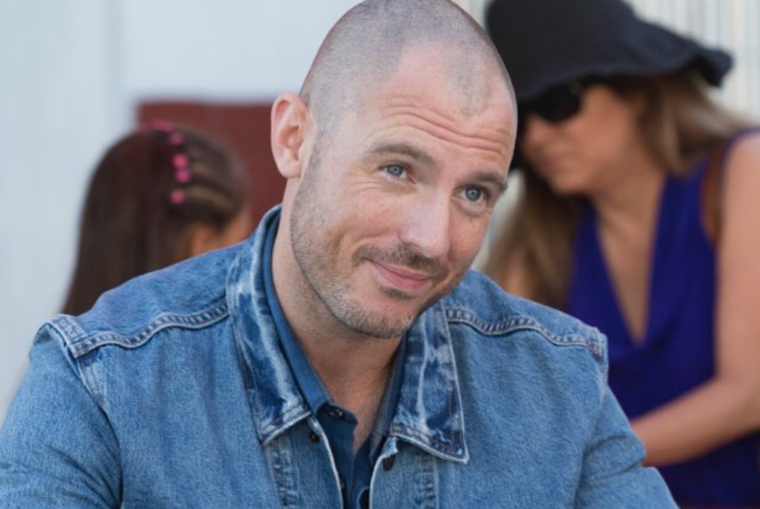 Richard Flood nació en Dublín, Irlanda