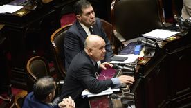 El diputado Aldo Leiva en el homenaje en medio del debate por la Ley de Glaciares. El diputado Aldo Leiva en el homenaje en medio del debate por la Ley de Glaciares.