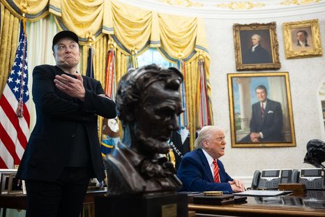 Elon Musk y Donald Trump en la Oficina Oval