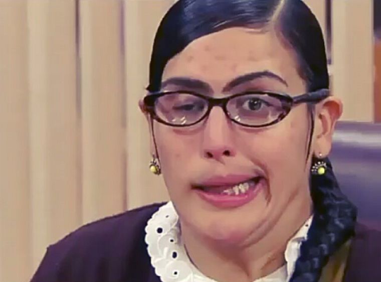 RATING. La fea más bella