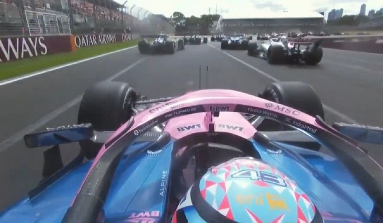 Colapinto evitó un incidente en la largada.