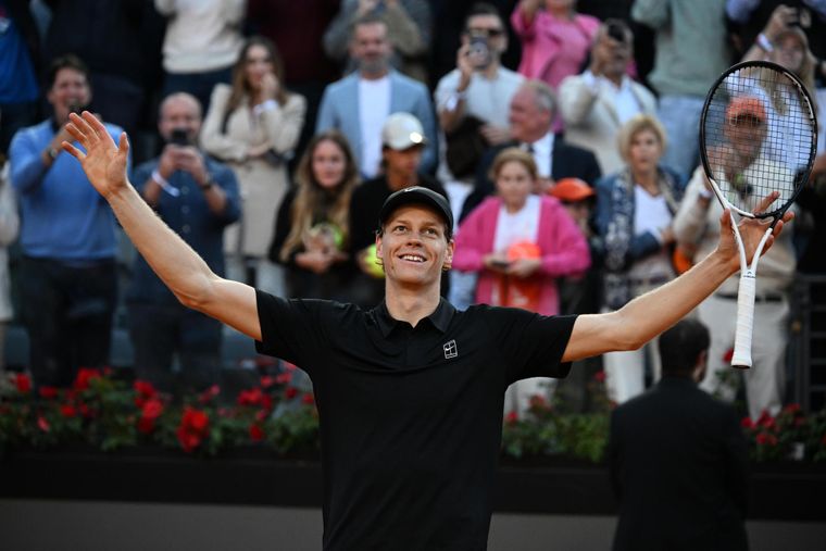 Jannik Sinner ganó el Masters 1000 de Roma ante Casper Ruud y sumó otro récord a su temporada. Jannik Sinner ganó el Masters 1000 de Roma ante Casper Ruud y sumó otro récord a su temporada.