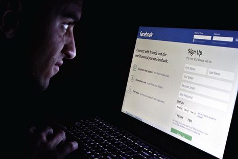 Bastan 5 segundos de descuido para robarte la cuenta de Facebook