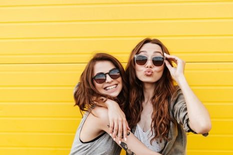 Existen personas que realmente aportan felicidad a nuestras vidas Foto: Shutterstock