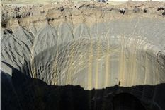 Los cráteres comenzaron a aparecer en 2014.