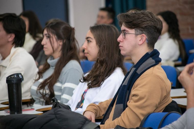 Según la inteligencia artificial, estas habilidades pueden valer más que una carrera.