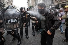 Valdés propuso prohibir el uso del gas pimienta Foto: EFE Valdés propuso prohibir el uso del gas pimienta Foto: EFE