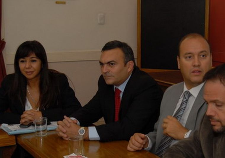 El ministro de Gobierno ya está en la Legislatura. Foto: gentileza
