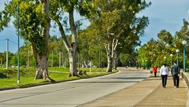 Este pueblo entrerriano ofrece vistas únicas al río Paraná desde sus colinas.