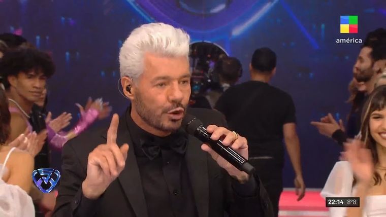 Marcelo Tinelli sorteó con gracia un corte de luz en el Bailando Foto: Captura TV