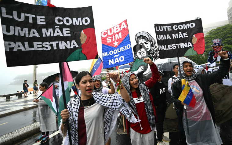 Los manifestantes le exigen al presidente brasileño Lula Da Silva que rompa relaciones con Israel contra el genocidio Foto: X
