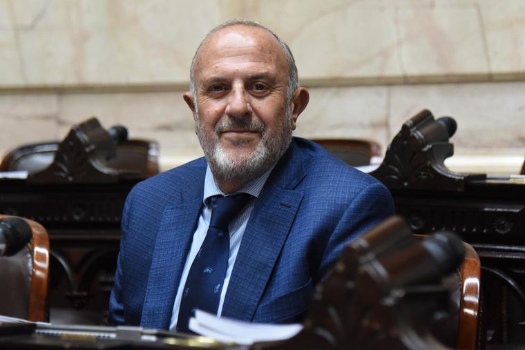 Sergio Capozzi, uno de los diputados que propone modificar el régimen de licencias médicas. Sergio Capozzi, uno de los diputados que propone modificar el régimen de licencias médicas.