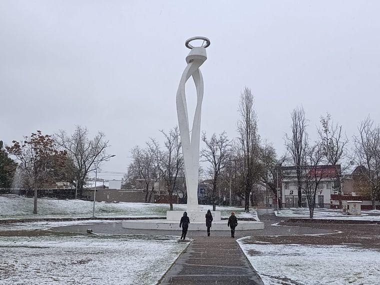 Viajar preparado no es un capricho: es la mejor forma de evitar imprevistos en lugares donde el clima como la nieve puede cambiar de un momento a otro. Viajar preparado no es un capricho: es la mejor forma de evitar imprevistos en lugares donde el clima como la nieve puede cambiar de un momento a otro.