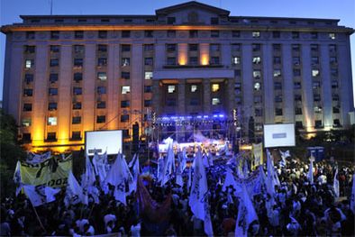 MDZol | Mientras jugaba Boca y River así lucía la explanada. Foto: Pachy Reynoso/MDZ