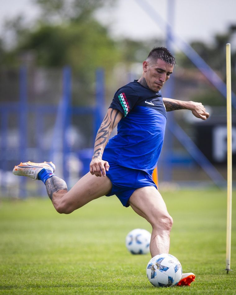 El habilidoso futbolista se encuentra entrenando con el primer equipo del Fortón. Foto: @Velez