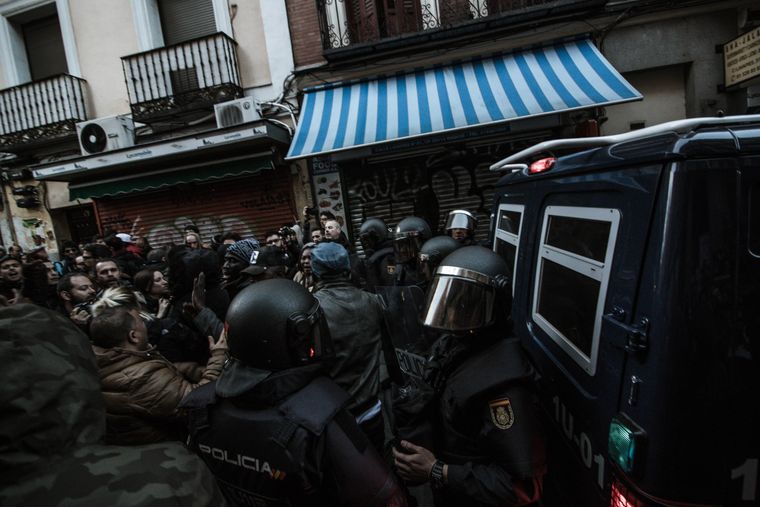 La policía reforzó la seguridad tras los disturbios y la violencia racista en Torre Pacheco, España. Imagen ilustrativa.