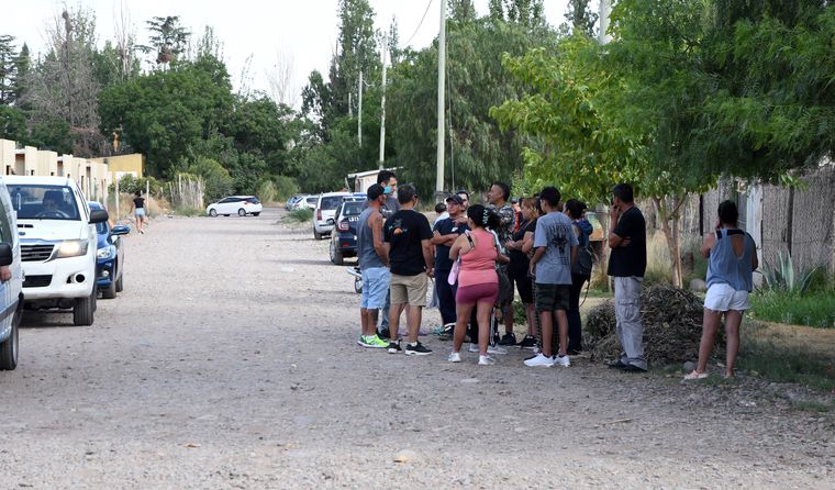 Los propietarios de las casas aguardan por la desocupación de las viviendas y por respuestas de las autoridades. Los propietarios de las casas aguardan por la desocupación de las viviendas y por respuestas de las autoridades.