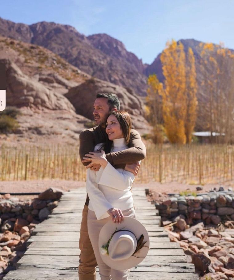 Luis Petri y Cristina Pérez se comprometieron en un sitio especial de Mendoza