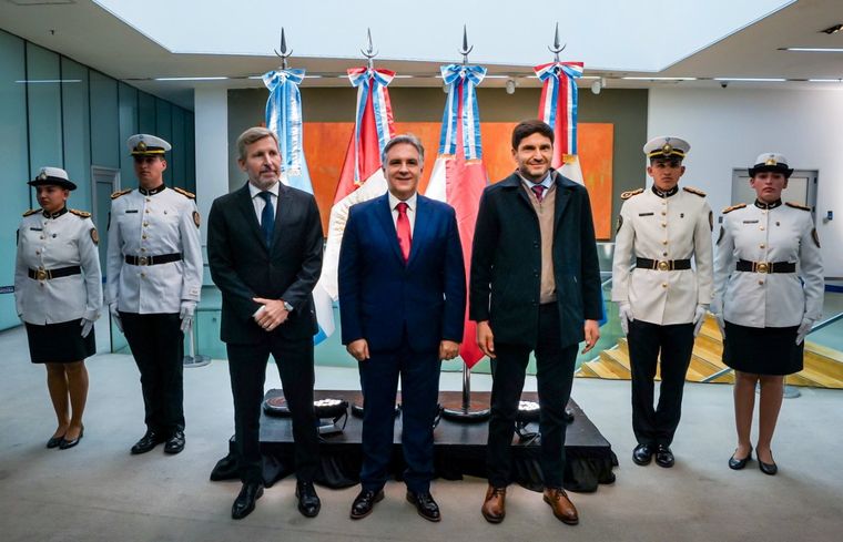 Llaryora, Pullaro y Frigerio encabezaron un acto juntos.