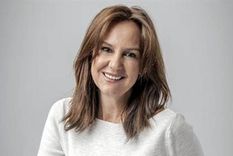 La escritora que revivió el milagro del best-seller español