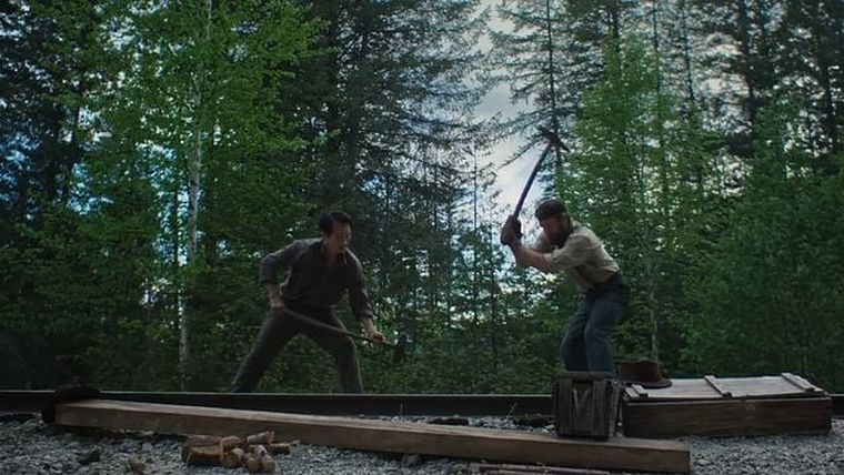 La película alrededor de 1 hora y 40 minutos. La película alrededor de 1 hora y 40 minutos. 