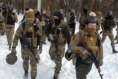 soldados mercenarios Tanto Rusia como Ucrania tienen mercenarios luchando. Foto: Military.