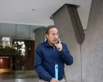 Cuánto dinero es necesario para vivir en el edificio de Eliseo. / Disney Plus