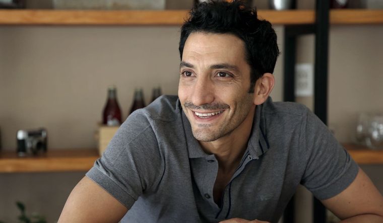 El reconocido artista respaldó a la institución pediátrica haciéndose presente en el lugar.