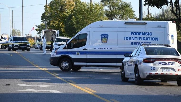 Al menos dos tiradores dispararon hacia la multitud Foto: X