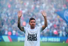 Los hinchas del PSG se rindieron ante Leo Messi Foto: EFE