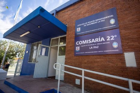 La Comisaría 22 de La Paz ahora lleva el nombre de un oficial que murió en cumplimiento del deber. La Comisaría 22 de La Paz ahora lleva el nombre de un oficial que murió en cumplimiento del deber.