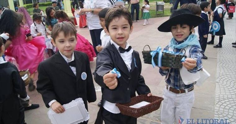 La educación se convirtió de inmediato en una prioridad de Estado. La educación se convirtió de inmediato en una prioridad de Estado.